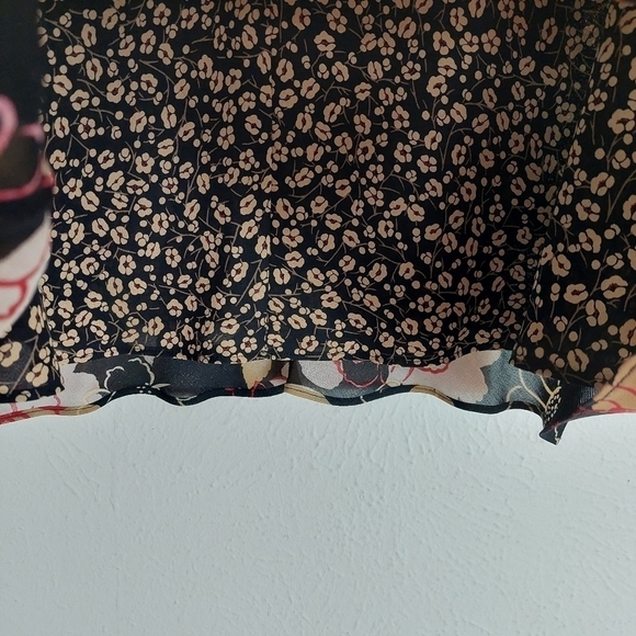 LOFT Ann Taylor Pencil Skirt Black Floral Multicolor Lined, Zip Women's Size 2. - Picture 7 of 8